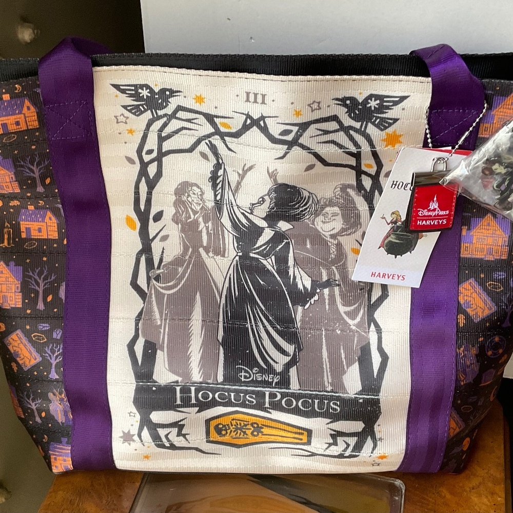 Disney Hocus Pocus Harvey’s tote bag